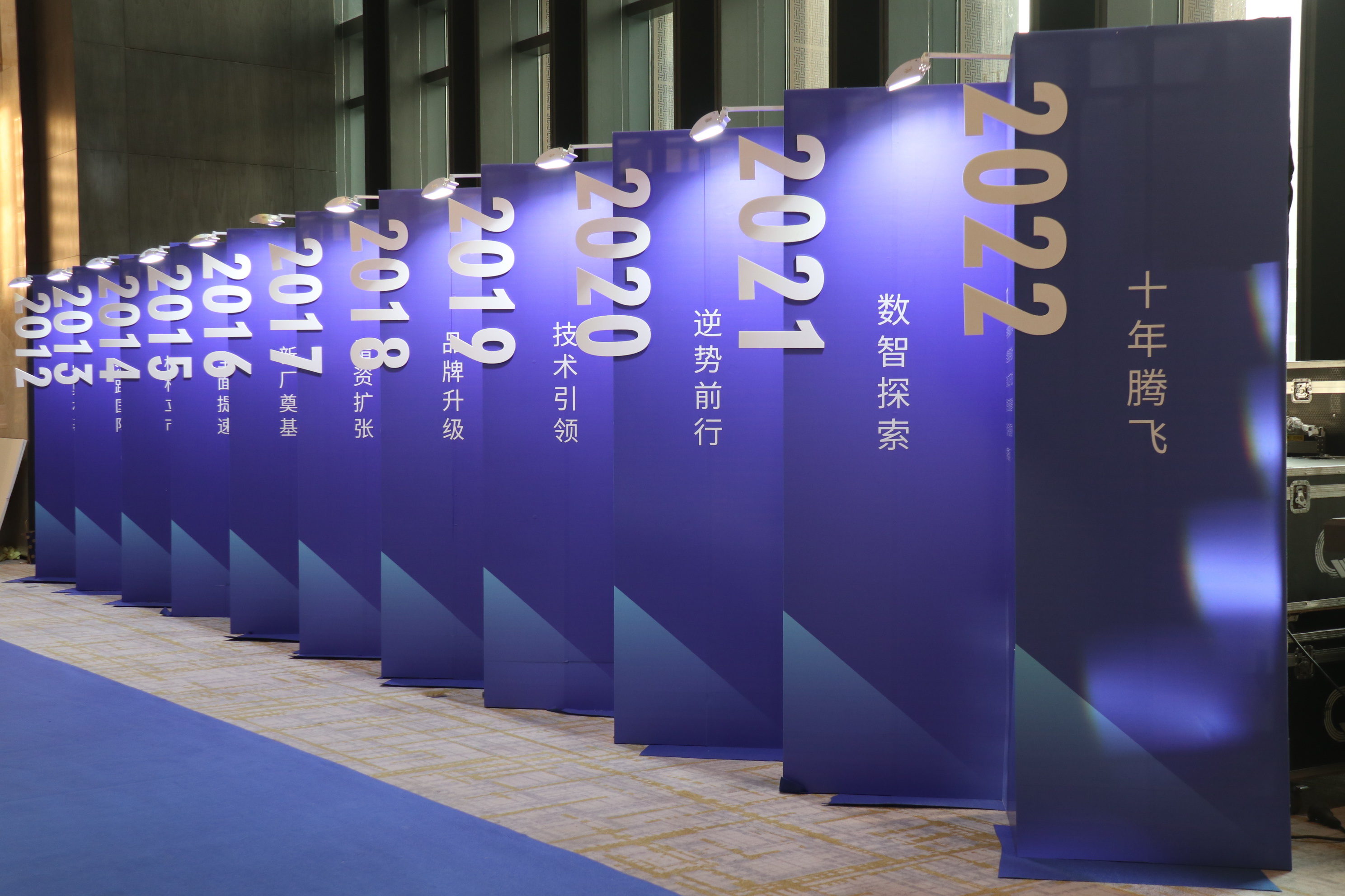 佛山五層家用電梯多少錢？辛格林電梯告訴你！